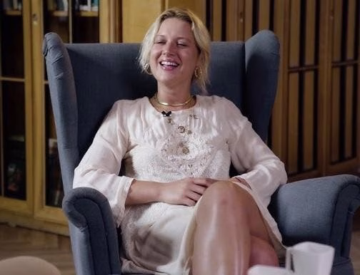 Aleksandra Domańska na planie filmowym, w trakcie pracy.